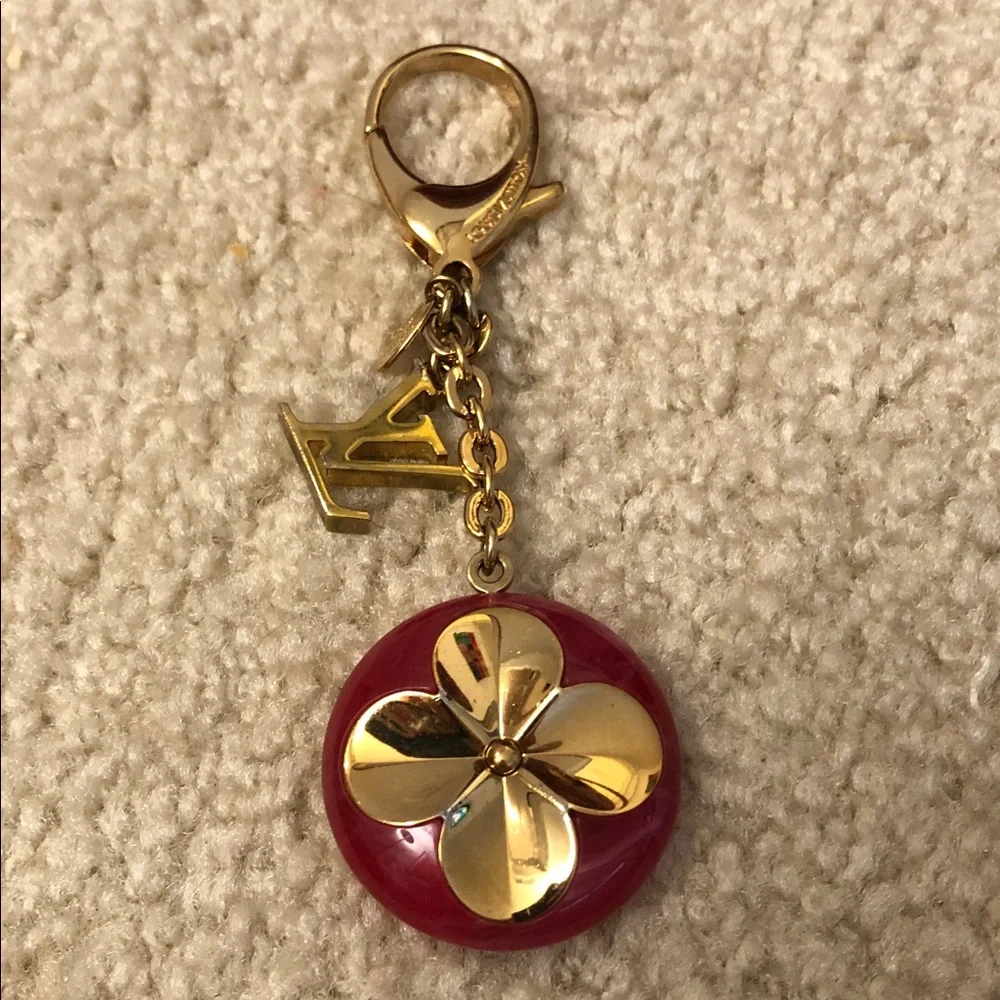 Louis Vuitton Authentic Fuchsia Fleur De Epi LV Monogram Bag Charm KeyHolder